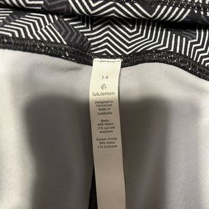 Lululemon leggings size 14 with side pockets
